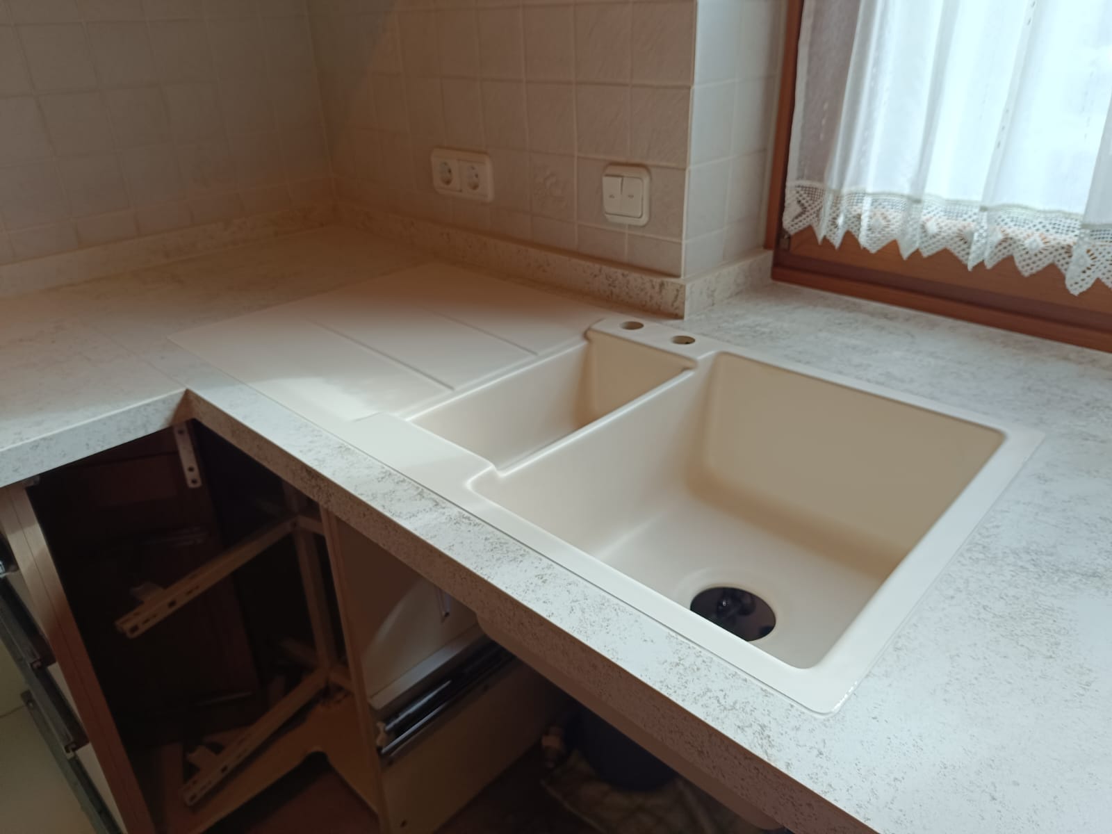 Blat kuchenny ze spieku Dekton Nilium o grubości 20 mm