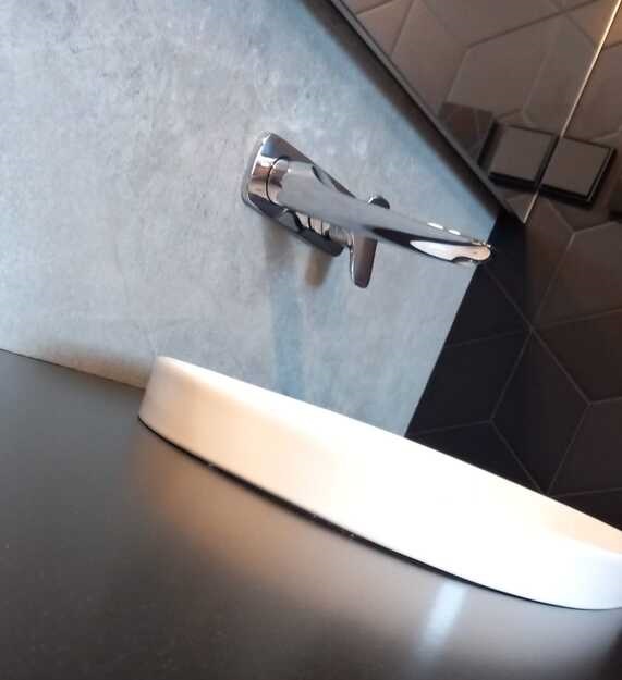 Blat łazienkowy z materiału Silestone Night Tebas / Tebas Black