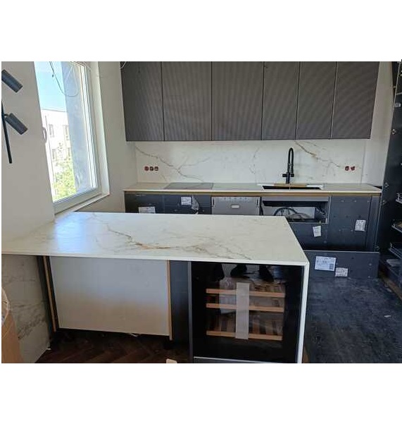 Blaty kuchenne z materiału Neolith Abu Dhabi o grubości 2 cm w wykończeniu silk