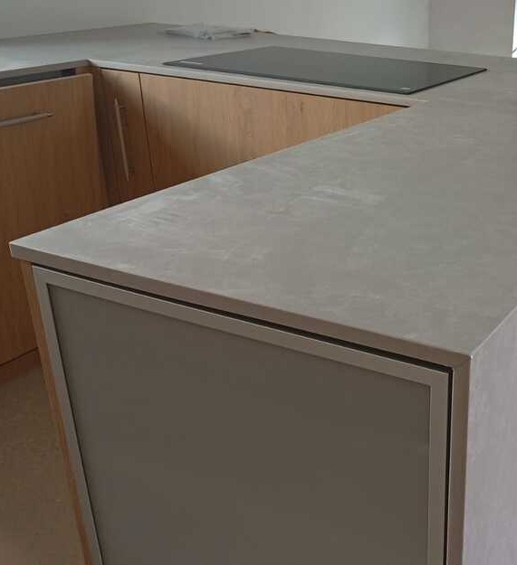 Blaty kuchenne z materiału Silestone Poblenou