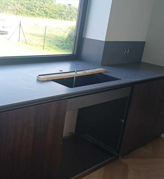 Blaty kuchenne ze spieku Franko Pietra Dark Grey