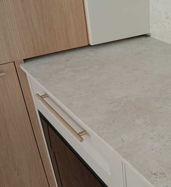 Blaty kuchenne z materiału Dekton Sabbia
