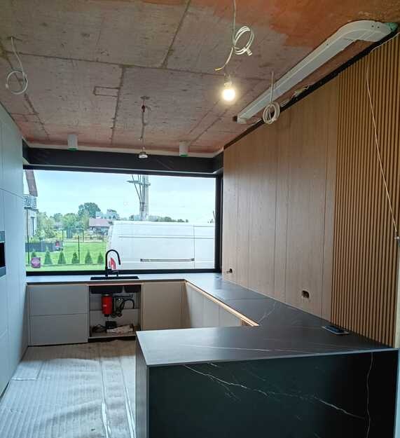 Blaty kuchenne i okładziny ścienne z materiału Neolith Pietra Grey