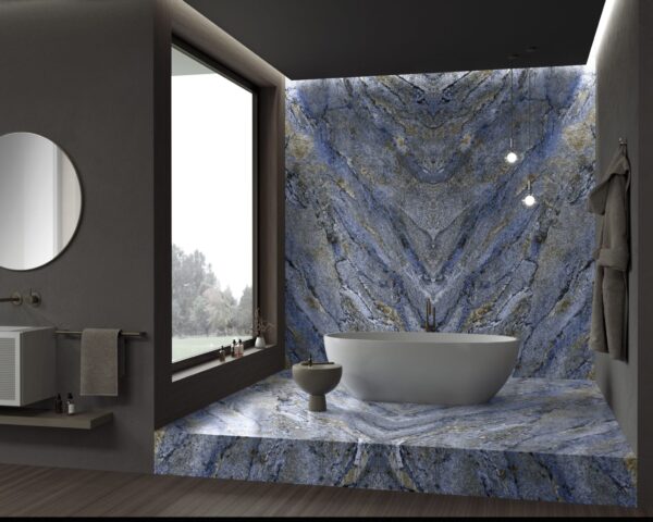 Realizacja łazienki ze spieku kwarcowego, wykonanej na wymiar - Franko Sodalite Blue
