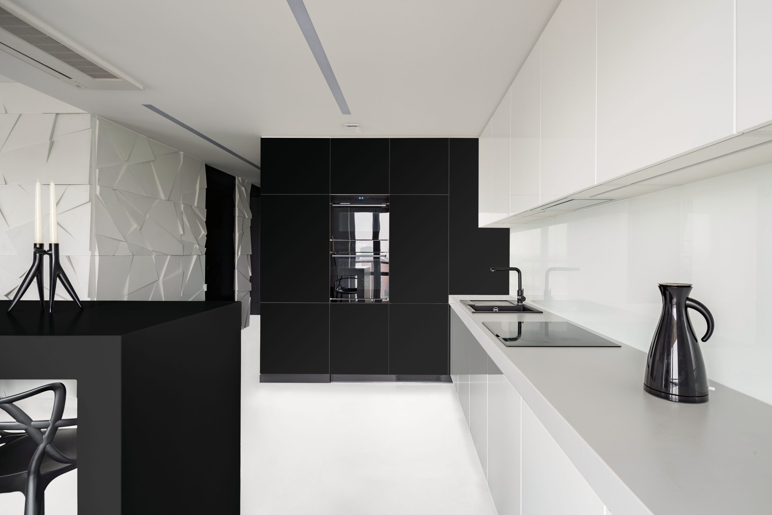 Spiek kwarcowy o wymiarach 320 x 160 cm, Franko Solid Black na blat i okładzinę
