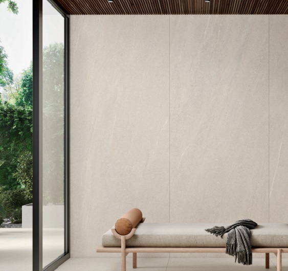 Okładzina ścienna do kuchni (Backsplash) ze spieku kwarcowego Alaplana Halton Cream 120 x 280 cm, grubość 6 mm
