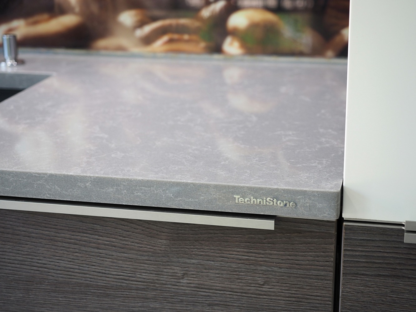 Blat kuchenny z konglomeratu Technistone Noble Pro Cloud, wykonany na wymiar, szary – polerowany