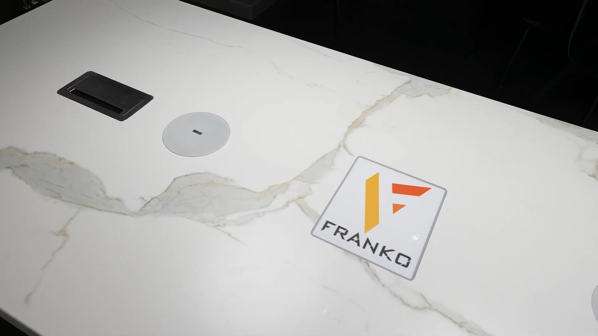 Stół konferencyjny ze spieku kwarcowego FRANKO PRO – Champion