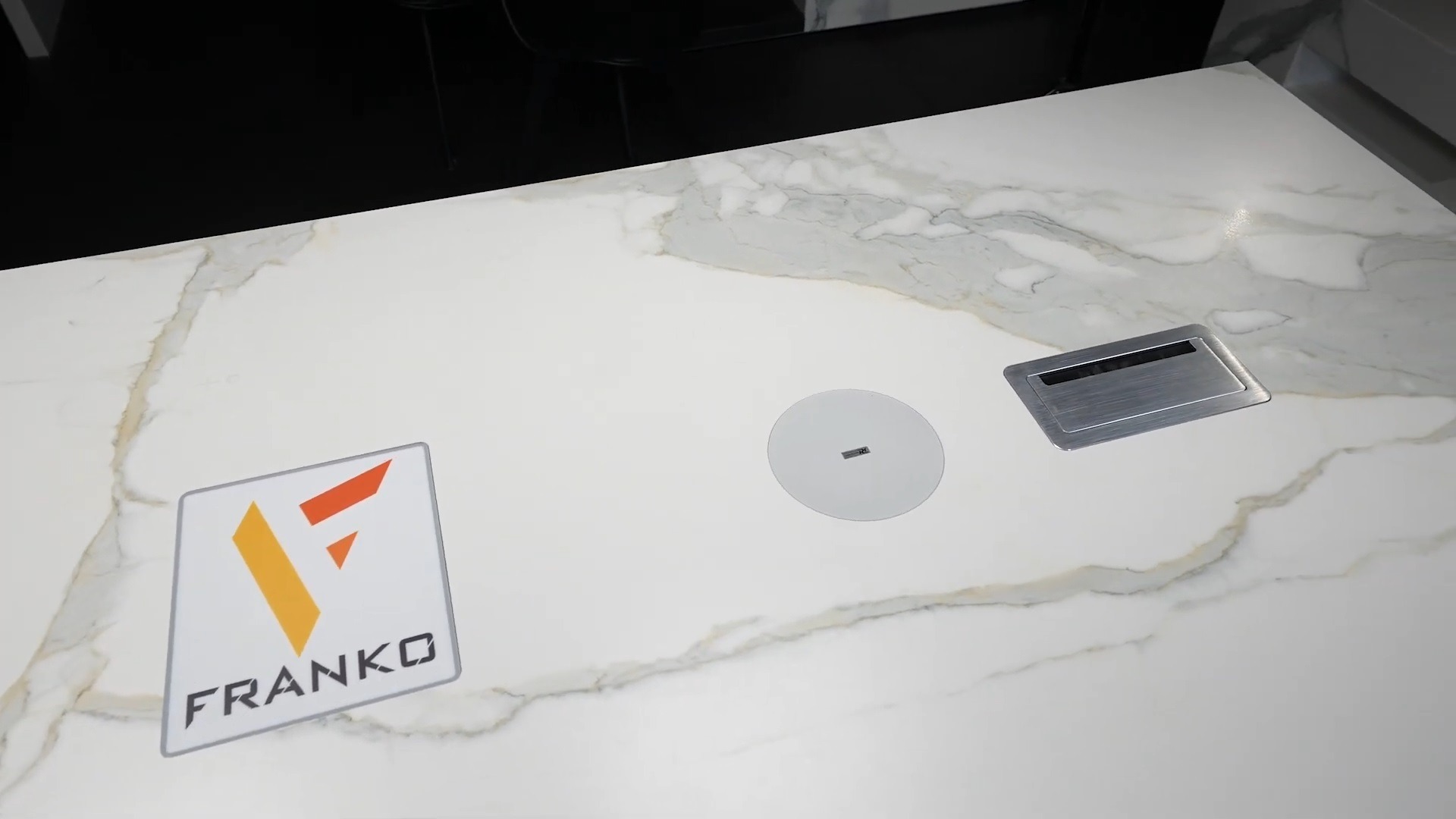 Stół konferencyjny ze spieku kwarcowego FRANKO PRO – Junior
