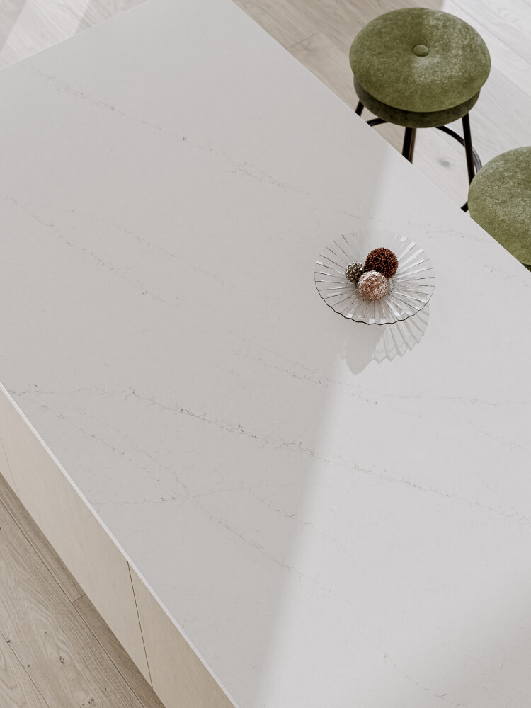 Blat kuchenny z konglomeratu Technistone Mistral White, wykonany na wymiar, beżowy – matowy