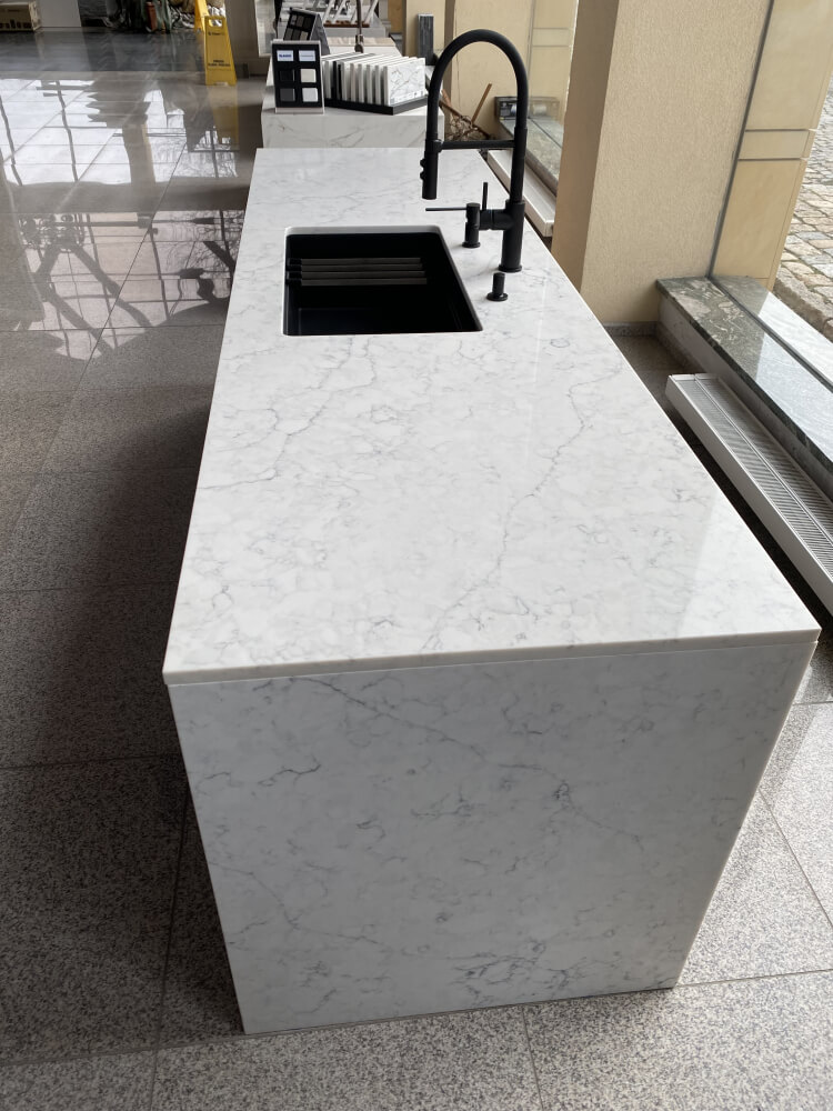 Blat kuchenny z konglomeratu Technistone Mystery White, wykonany na wymiar, biały – polerowany