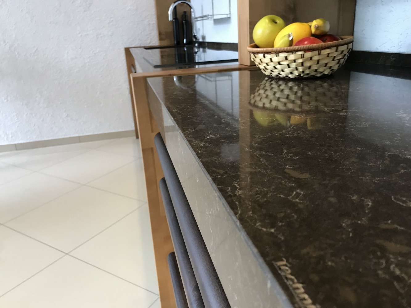 Blat kuchenny z konglomeratu Technistone Noble Athos Brown, wykonany na wymiar, brązowy – polerowany