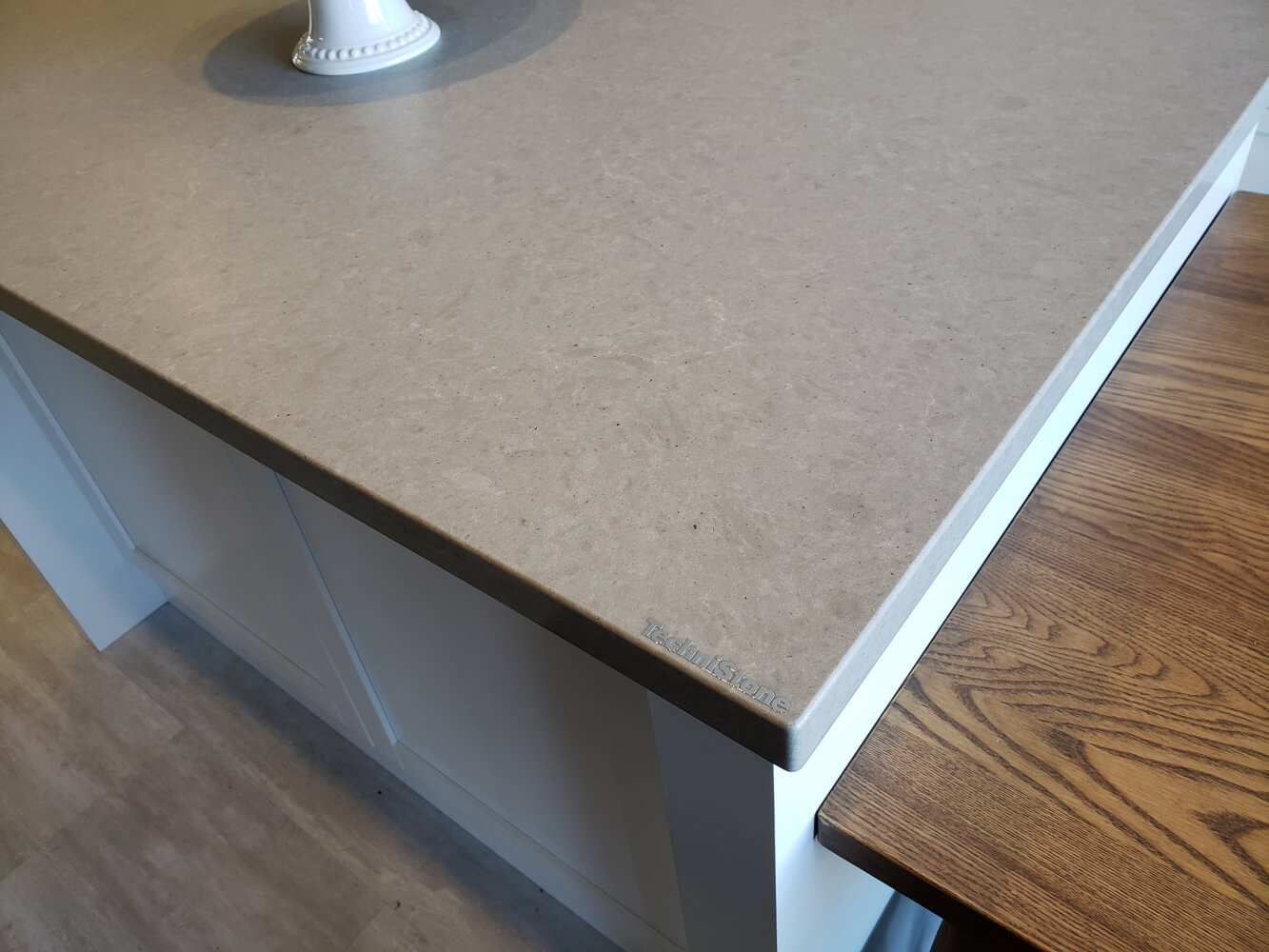 Blat kuchenny z konglomeratu Technistone Noble Concrete Grey, wykonany na wymiar, szary – matowy