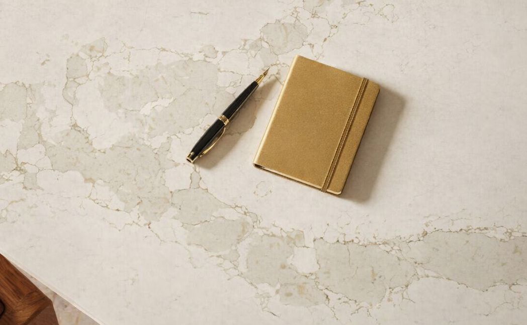 Blat kuchenny z konglomeratu wykonany na wymiar, biały – Caesarstone Calacatta Nobella – polerowany lub szlifowany