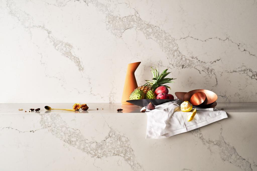 Blat kuchenny z konglomeratu wykonany na wymiar, biały – Caesarstone Statuario Maximus – polerowany